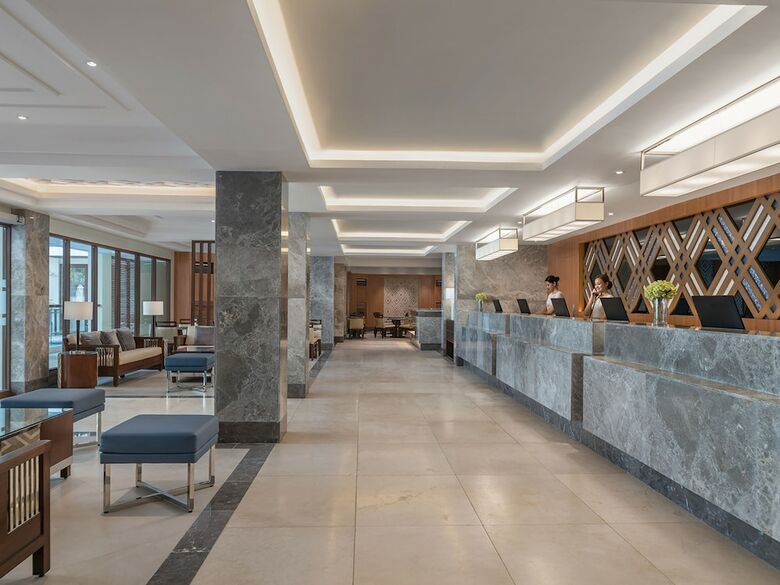 Hotel Henann Palm Beach Resort
