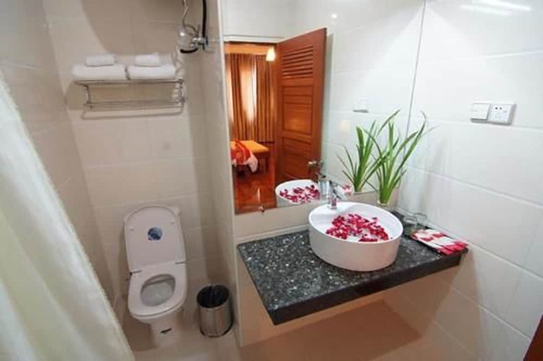Gold Yadanar Hotel