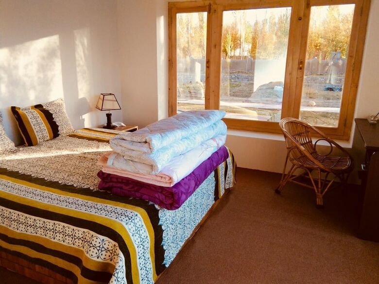 Hotel Chakshi Guest House