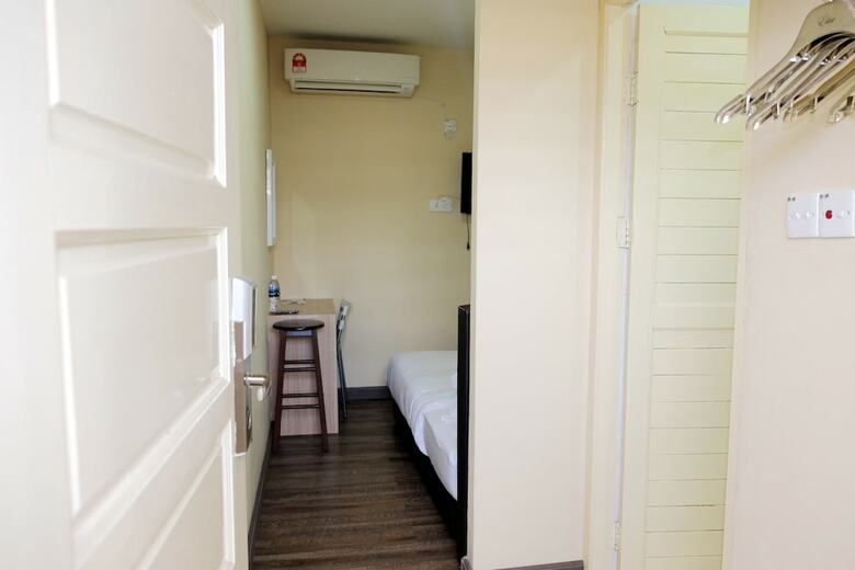Hotel Natol Homestay - L.a