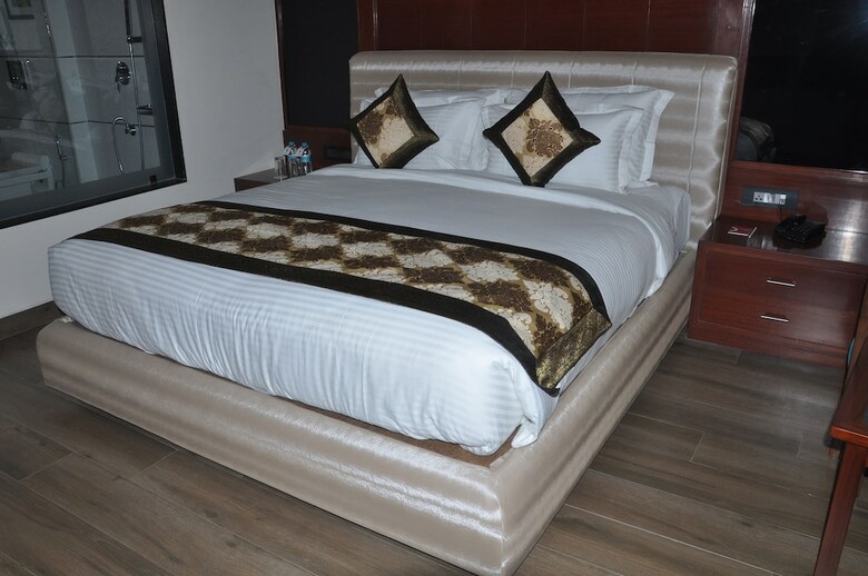 Hotel Clarks Inn Jaipur