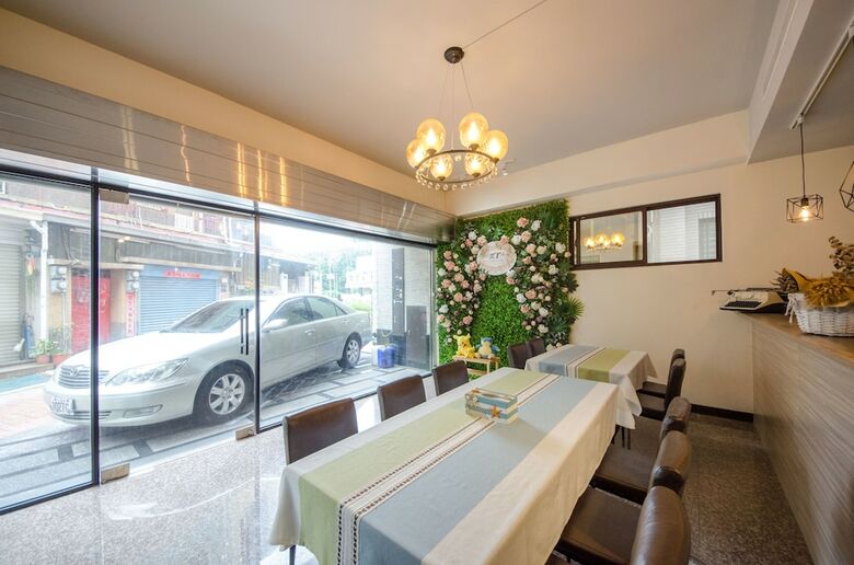Hotel Pir2 House
