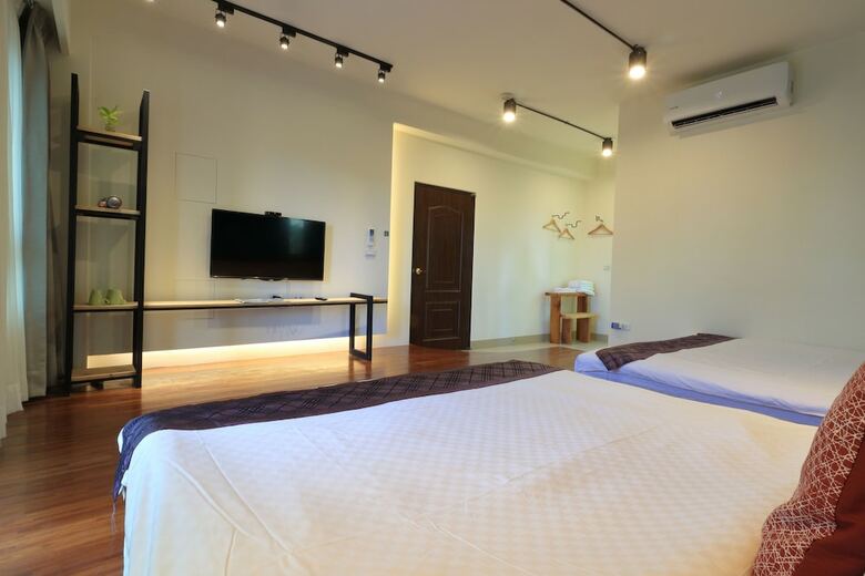 Bed & Breakfast Yoho Villa