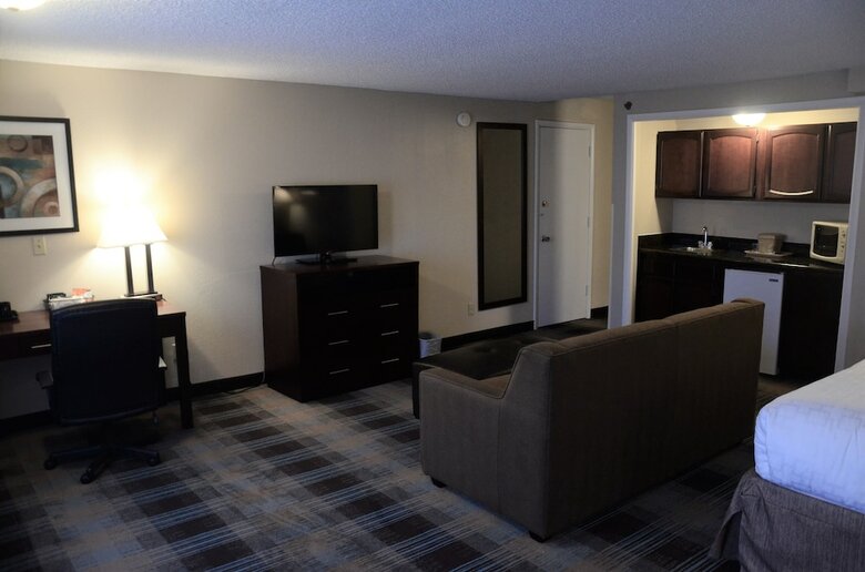 Hotel Clarion Inn Near Jblm