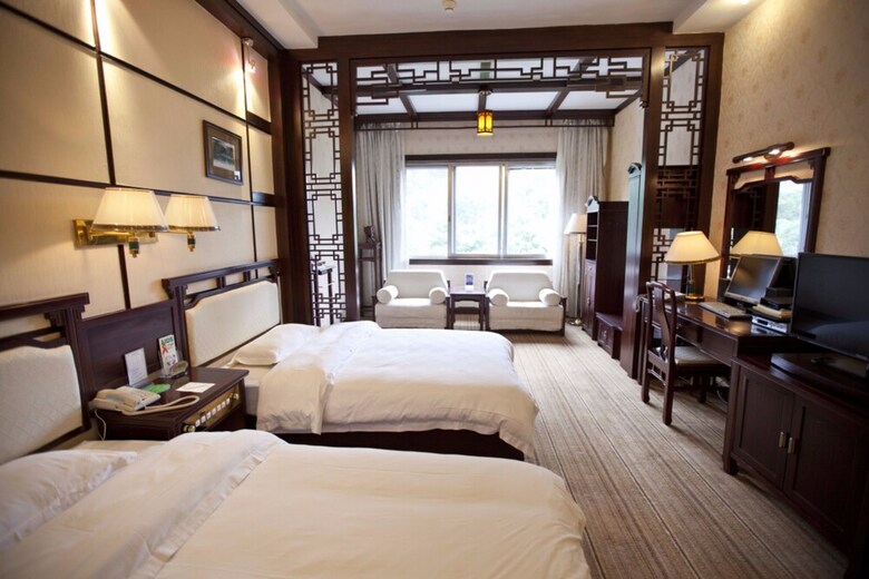Yangshuo New Century Hotel