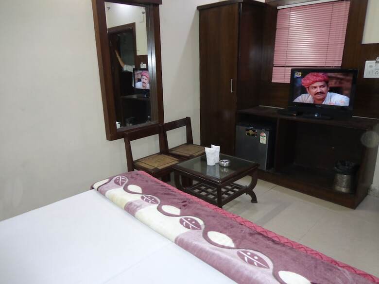 Hotel Saina International