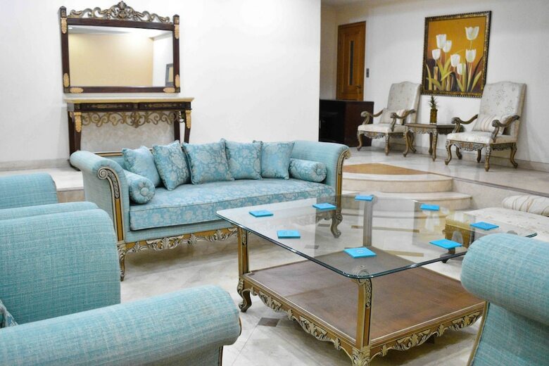 Hotel Lahore Home Stay