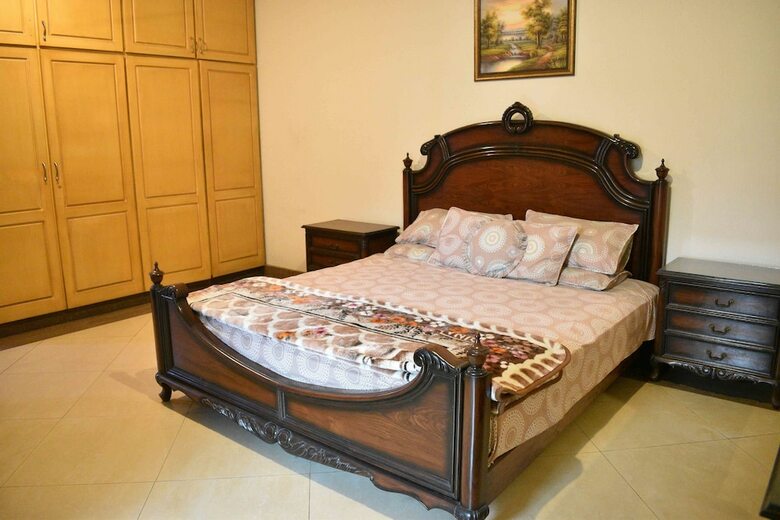 Hotel Lahore Home Stay