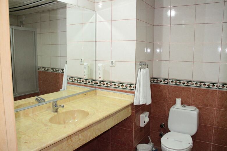 Orontes Hotel