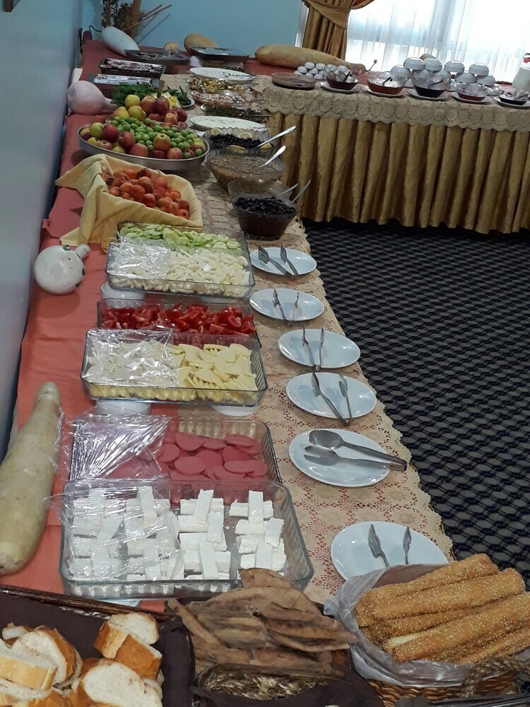 Orontes Hotel
