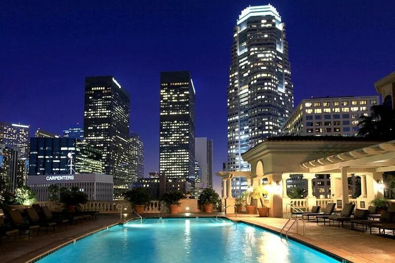 Dtla Apartment With Parking And Pool