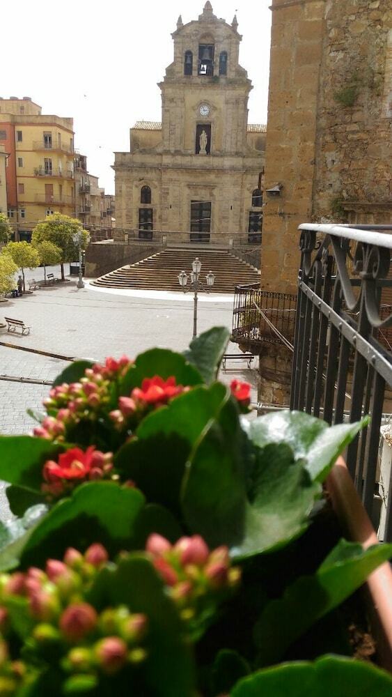 Bed & Breakfast L'angolo Sulla Piazza