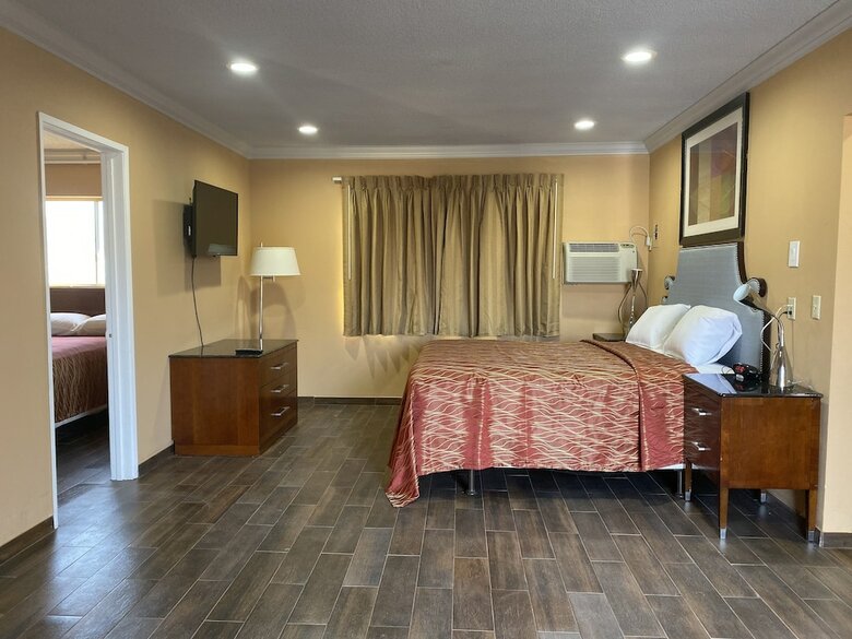 Orange Villa Park Motel