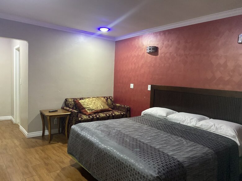 Orange Villa Park Motel
