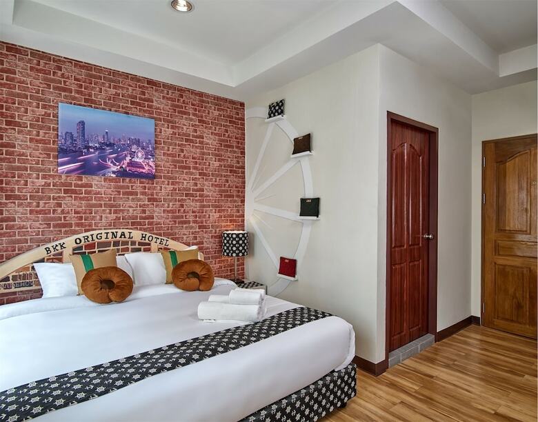 Hotel Bangkok River Loka