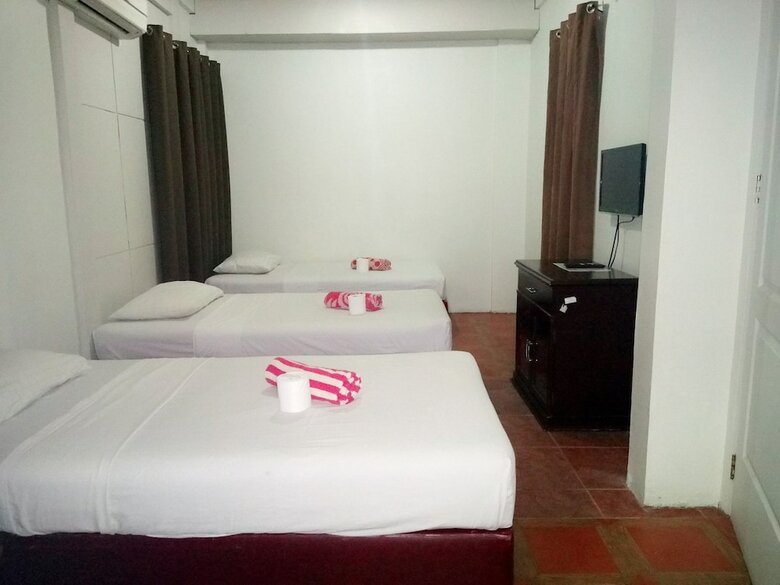Sun Moon Poolside Hotel