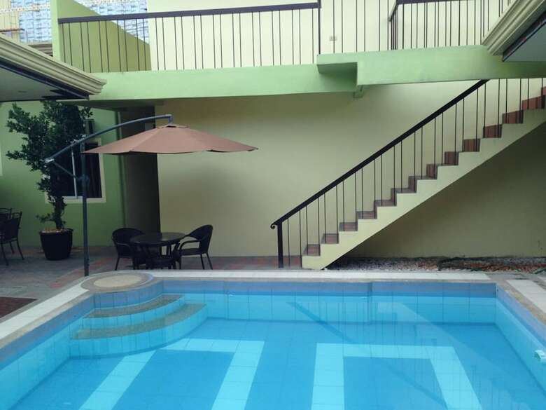 Sun Moon Poolside Hotel