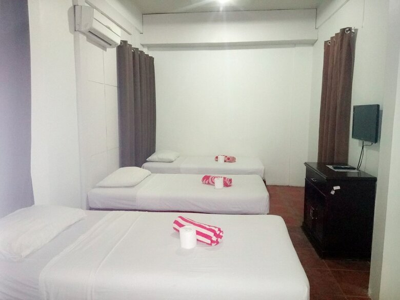 Sun Moon Poolside Hotel