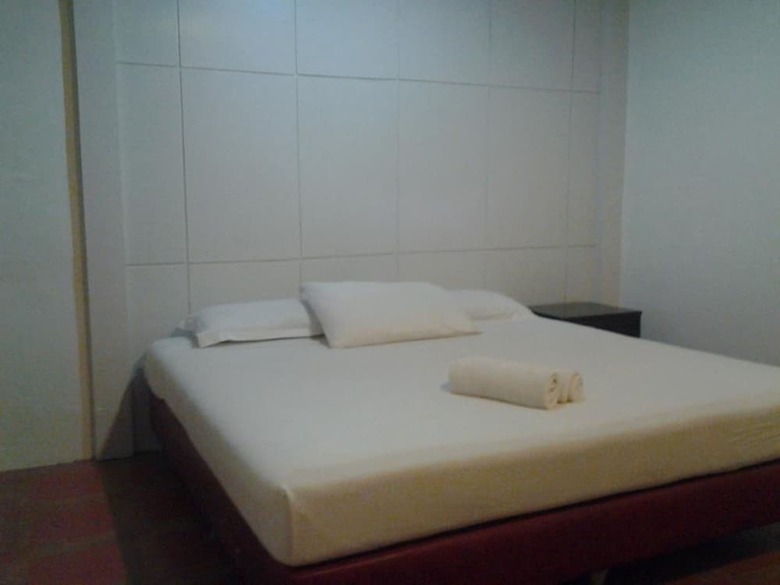 Sun Moon Poolside Hotel
