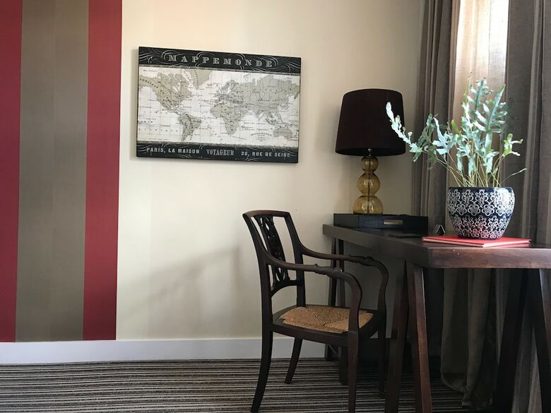 Hotel Regency Rooms