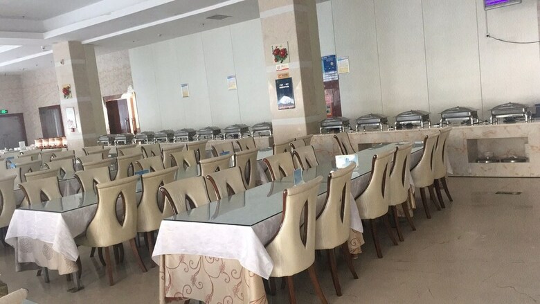 Luoyang Zhenghe Hotel