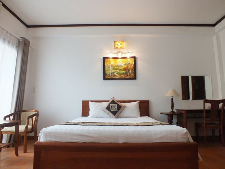 Hotel Legenda Tay Ho