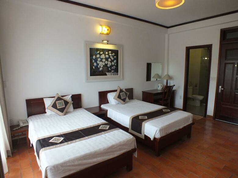 Hotel Legenda Tay Ho