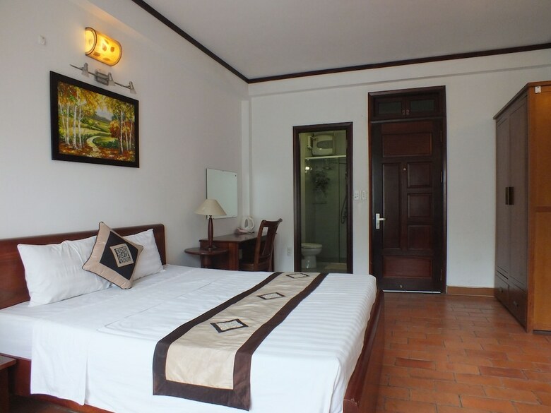 Hotel Legenda Tay Ho