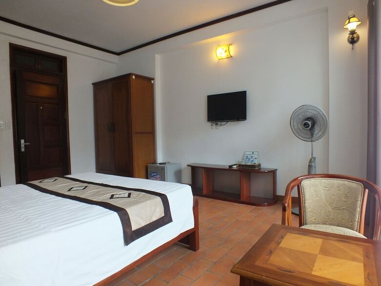 Hotel Legenda Tay Ho