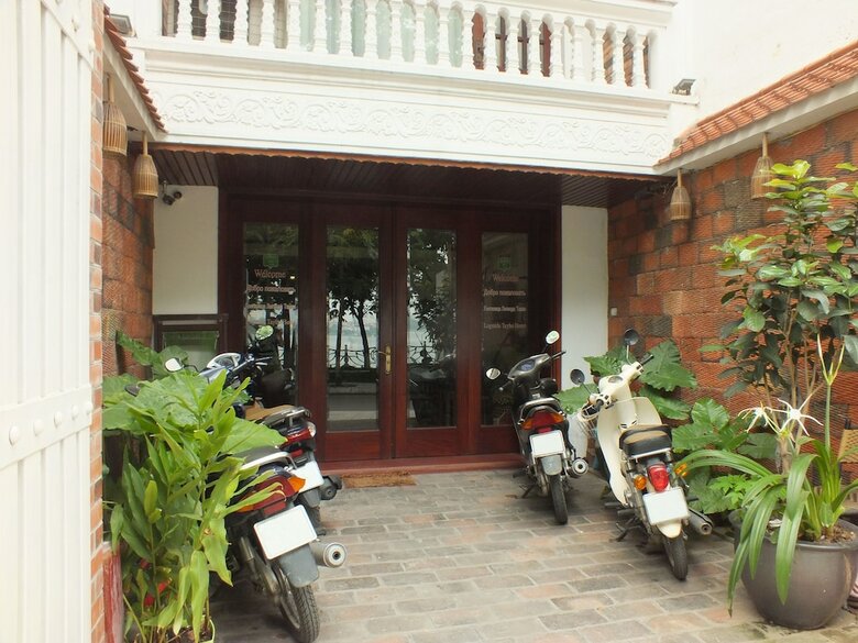 Hotel Legenda Tay Ho
