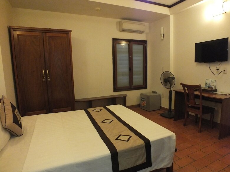 Hotel Legenda Tay Ho