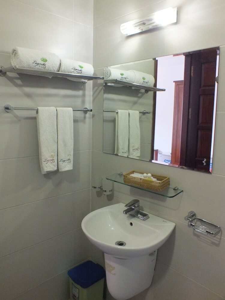 Hotel Legenda Tay Ho