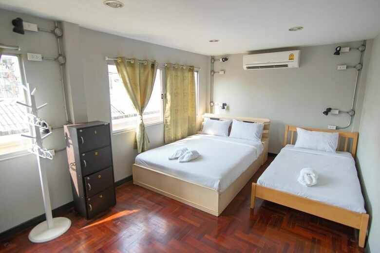 Hostal Baan 89 Hostel