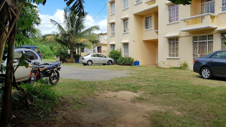 Allamanda Studios And Apartments