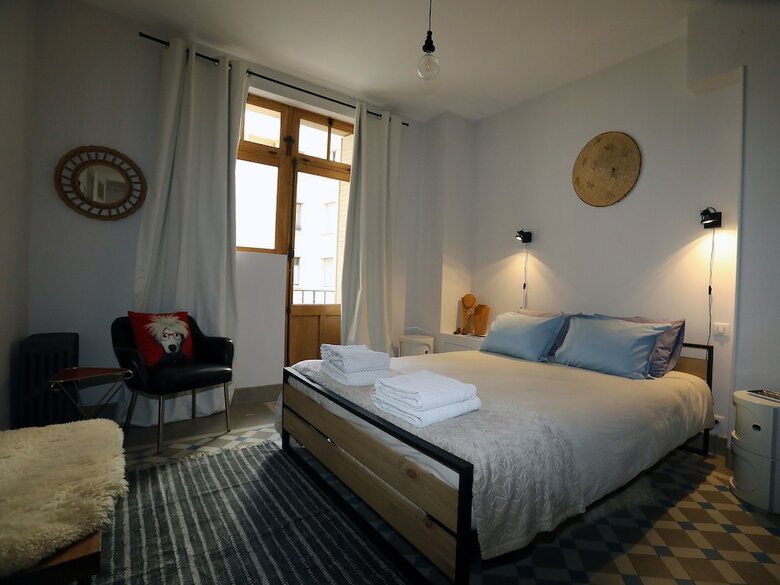 Annecy Elegant Downtown Lakeview Apartment
