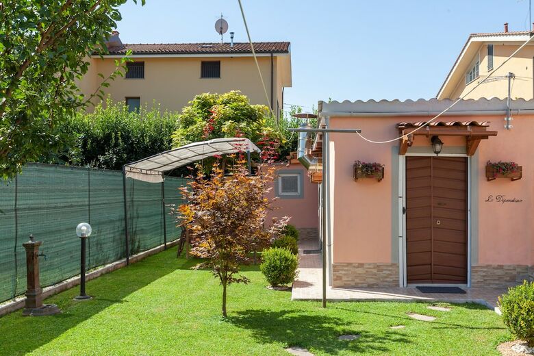Hotel D�pendance Due Passi Dal Centro Di Lucca