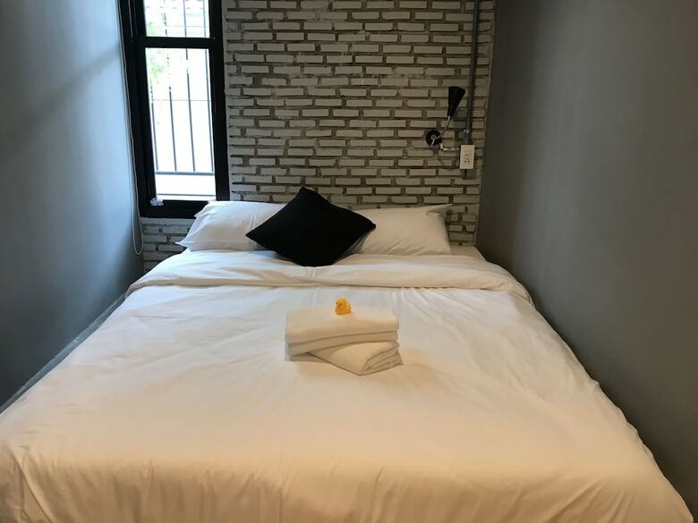 Hostal La Malila Hostel