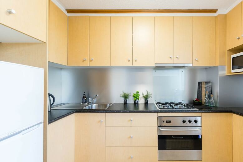 Brooke, 1bdr St.kilda Apartment
