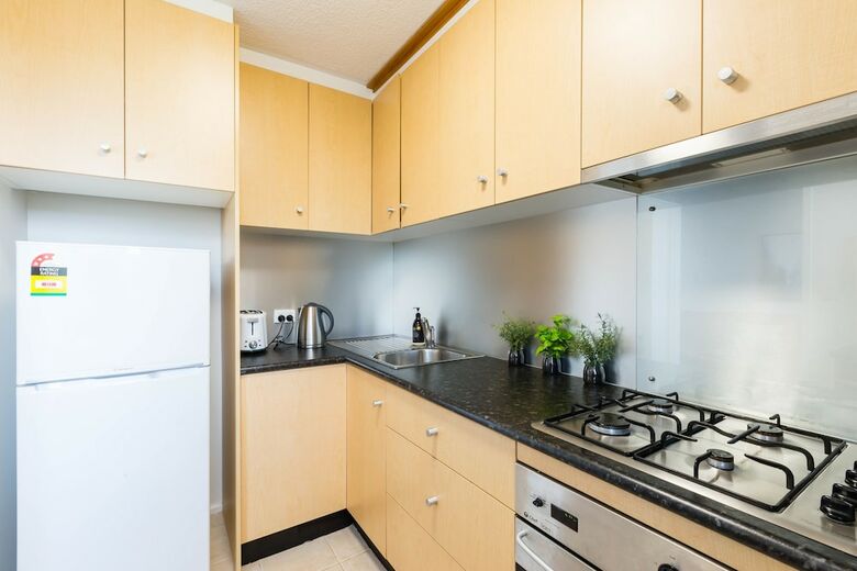 Brooke, 1bdr St.kilda Apartment