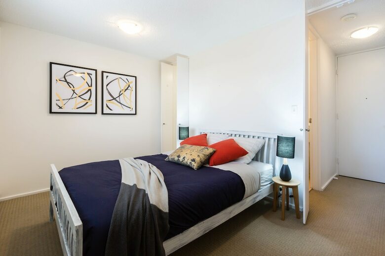 Brooke, 1bdr St.kilda Apartment