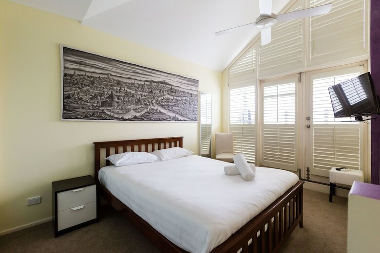 Alexander, 2bdr South Melbourne House