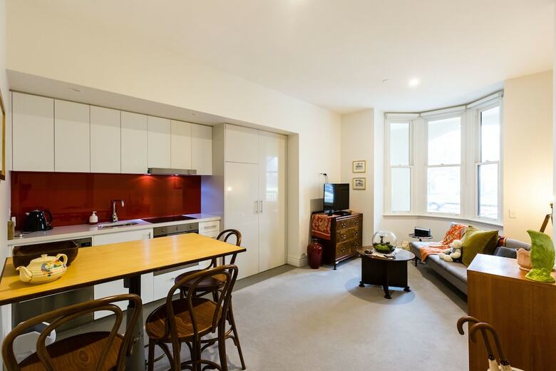Alia, 1bdr Fitzroy Apartment