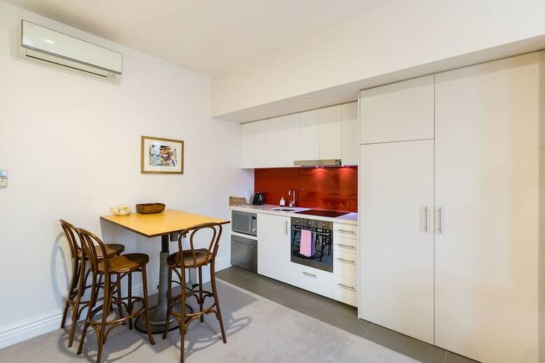 Alia, 1bdr Fitzroy Apartment