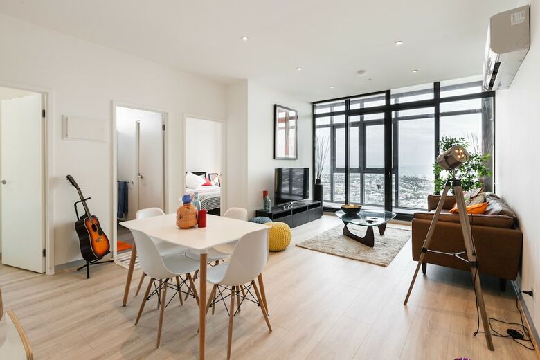 Lena, 2bdr Southbank Apartment