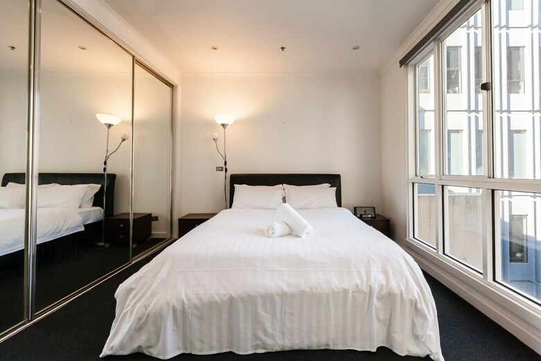 Claude, 2bdr Melbourne Apartment