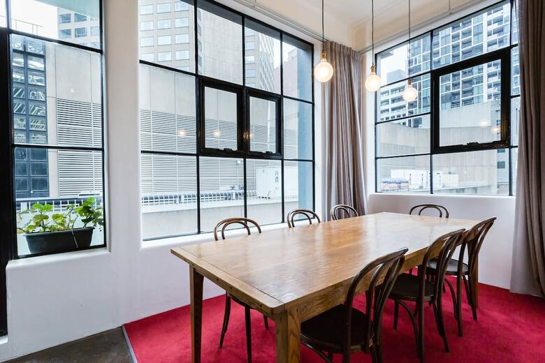 Cynthia, 2bdr Melbourne Apartment