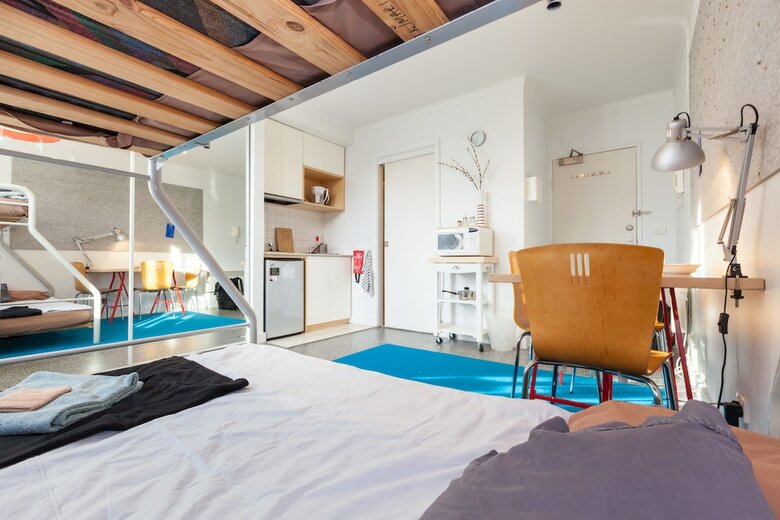 Henrietta, Carlton Studio Apartment