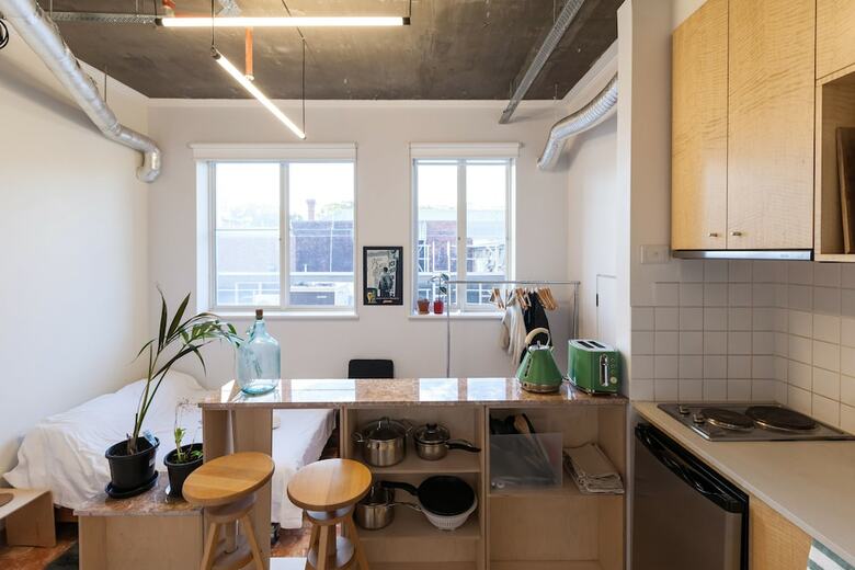 Lucinda, Carlton Studio Apartment