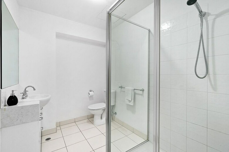 Lizzi, Melbourne Studio Apartment