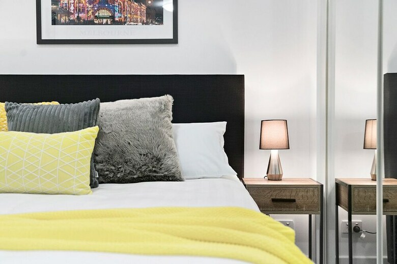 Lizzi, Melbourne Studio Apartment